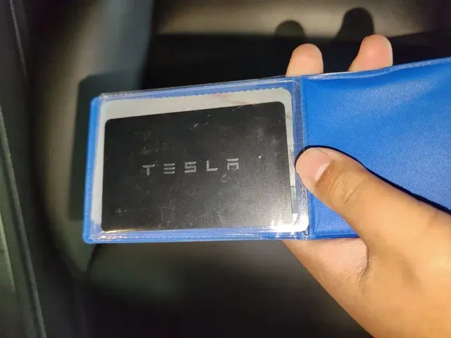 Tesla Model Y — Фото автомобиля 8