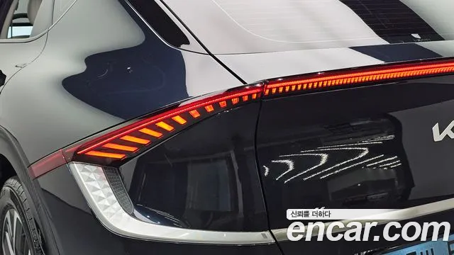 Kia EV6 — Фото автомобиля 8