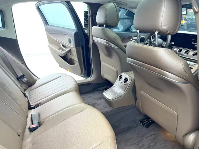 Mercedes-Benz E-Class — Фото автомобиля 9