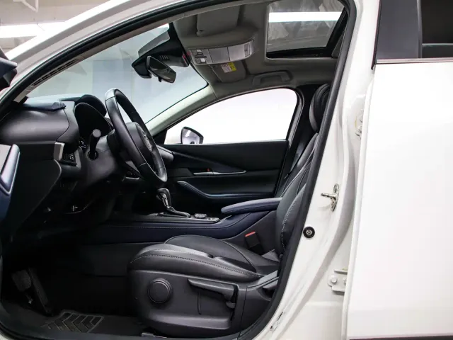 Mazda CX-30 — Фото автомобиля 12