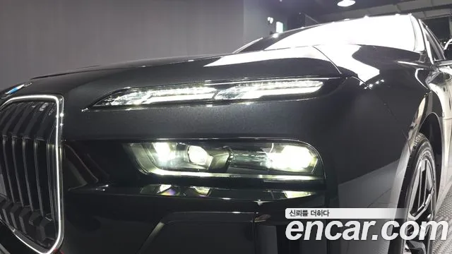 BMW 7 Series G70 — Фото автомобиля 7