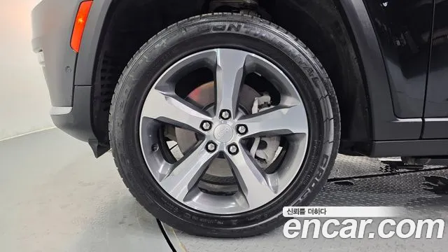 Jeep Cherokee Grand Cherokee(WL) 3.6 Limited — Фото автомобиля 5