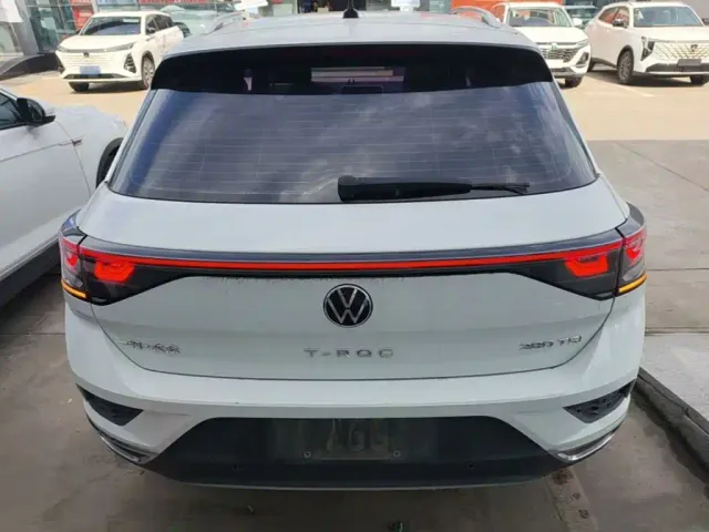 Volkswagen T-Roc — Фото автомобиля 5