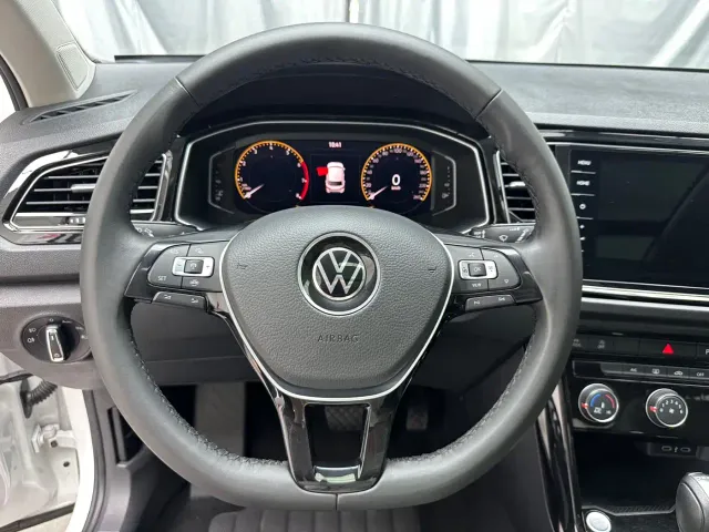 Volkswagen T-Roc — Фото автомобиля 8