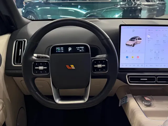 Li Auto L8 — Фото автомобиля 12