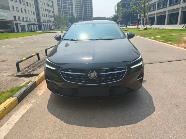 Buick Regal — Фото автомобиля 2