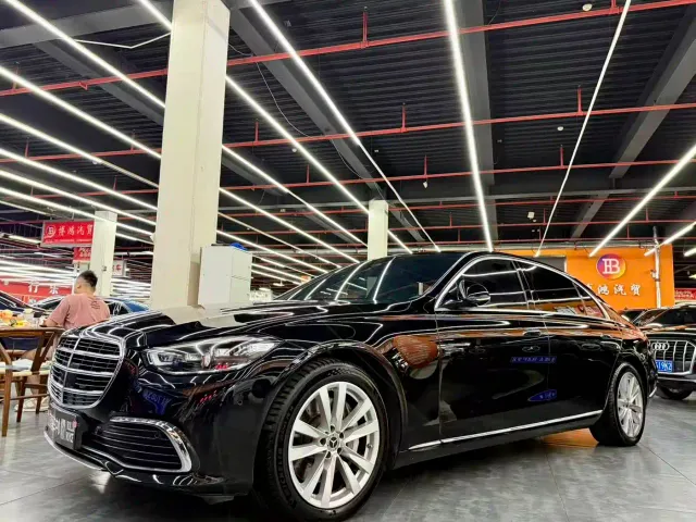 Фотография автомобиля — Mercedes-Benz S-Class