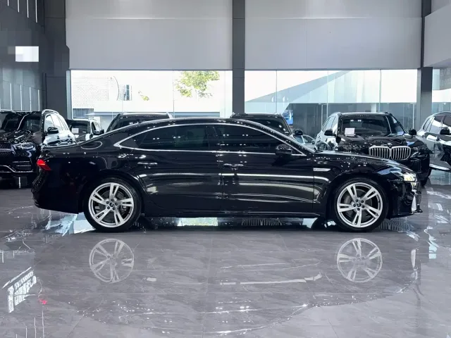 Audi Audi A7L 2022 45 TFSI quattro S-line Vision Crystal Package — Фото автомобиля 8