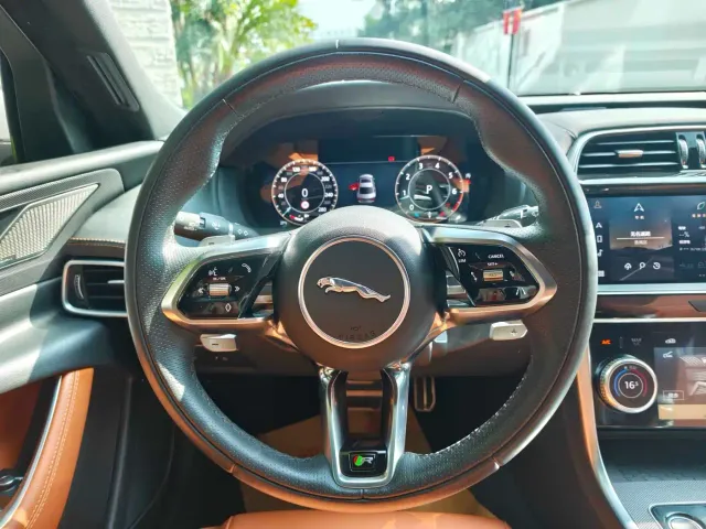 Jaguar XEL — Фото автомобиля 26