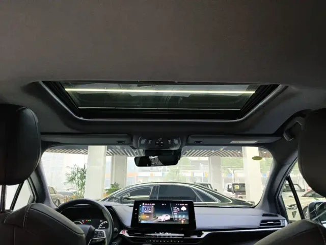 Toyota Sienna — Фото автомобиля 17