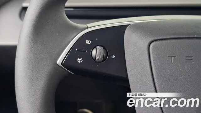 Tesla Model 3 — Фото автомобиля 13
