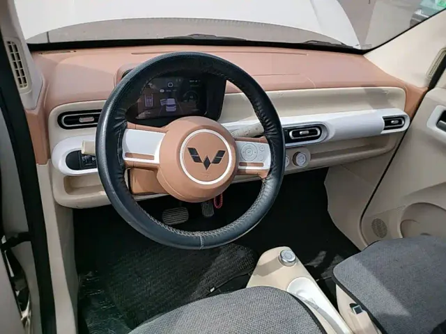 Wuling Hongguang Mini EV — Фото автомобиля 9