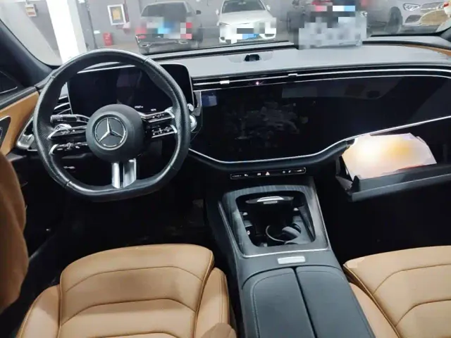 Mercedes-Benz E-Class — Фото автомобиля 5