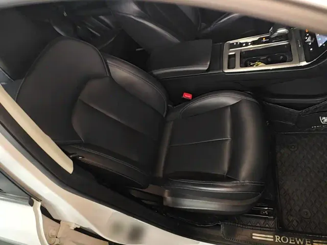 Roewe RX5 — Фото автомобиля 24