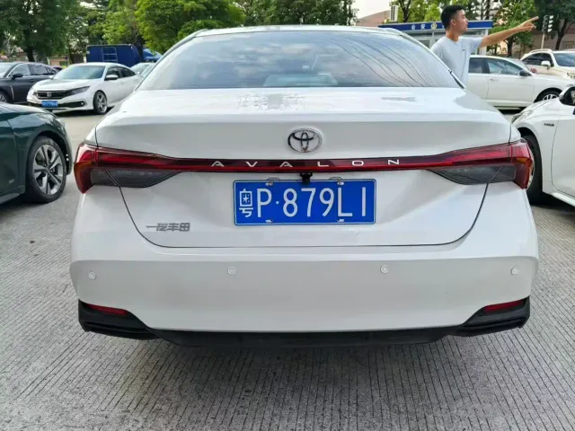 Toyota Avalon — Фото автомобиля 4