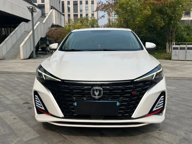 Changan Eado — Фото автомобиля 2