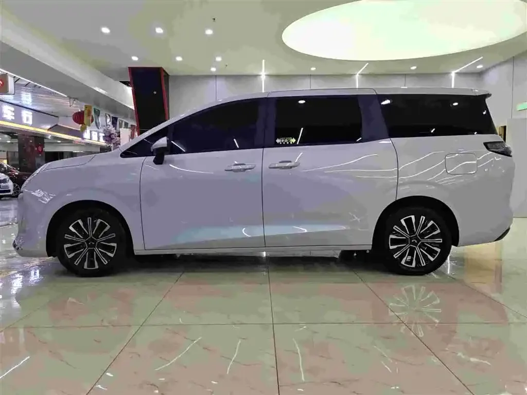 Wuling Motors Xingguang 730 New Energy 2025 Model Plug-in Hybrid Base Version — Фото автомобиля 6
