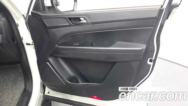 KG_Mobility_Ssangyong Rexton Новый Rexton Sport Khan Дизель 2.2 4WD — Фото автомобиля 24