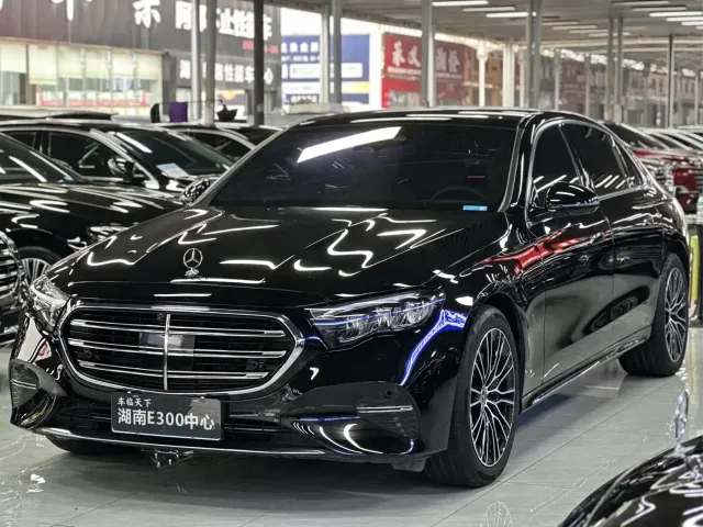 Фотография автомобиля — Mercedes-Benz E-Class