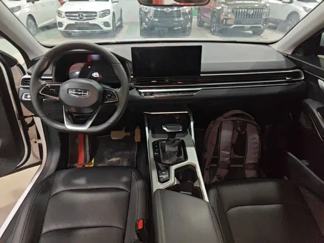 Geely Emgrand — Фото автомобиля 9