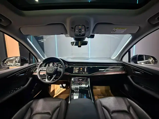 Audi Q7 — Фото автомобиля 9