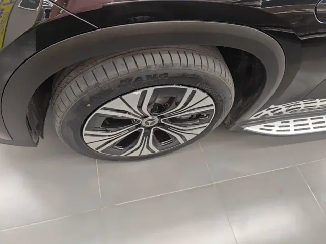 Mercedes-Benz EQE SUV — Фото автомобиля 22