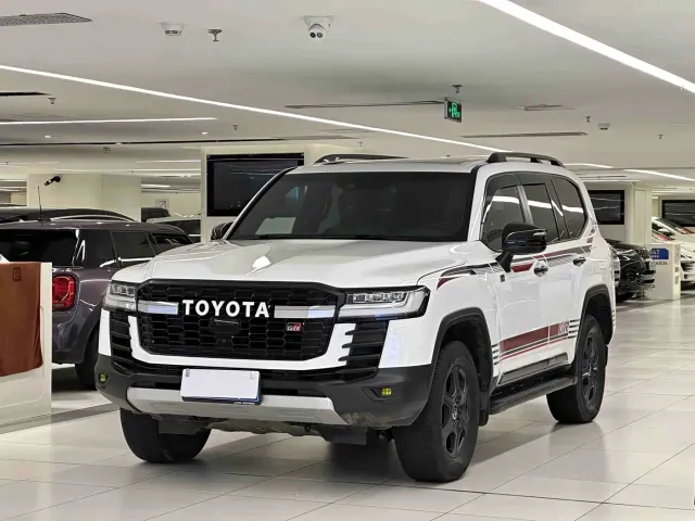Фотография автомобиля — Toyota Land Cruiser
