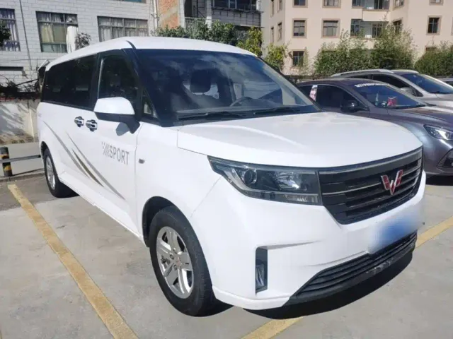 Wuling Zhengcheng — Фото автомобиля 3