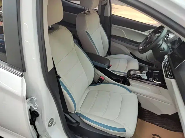 BYD Yuan Pro — Фото автомобиля 24
