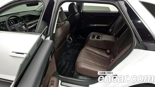 Hyundai Grandeur Grandeur (GN7) 3.5 Бензин 2WD — Фото автомобиля 11