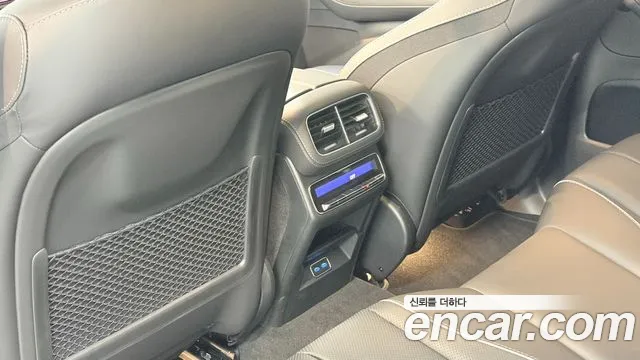 Mercedes-Benz GLE-Class — Фото автомобиля 13