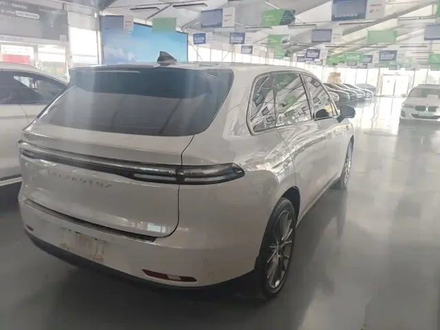 Leapmotor C10 — Фото автомобиля 6