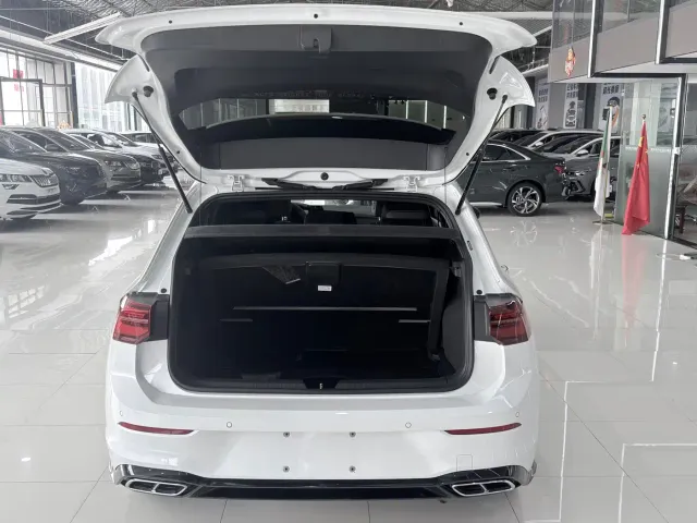 Volkswagen Golf — Фото автомобиля 13