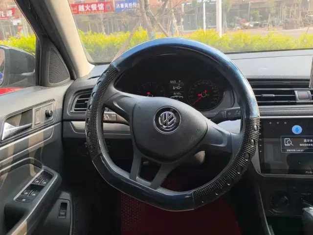 Volkswagen Lavida — Фото автомобиля 15