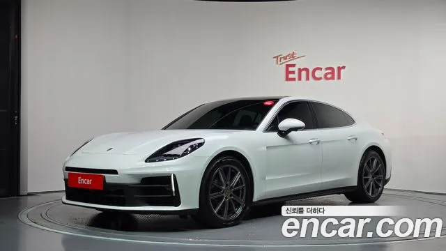 Фотография автомобиля — Porsche Panamera 976