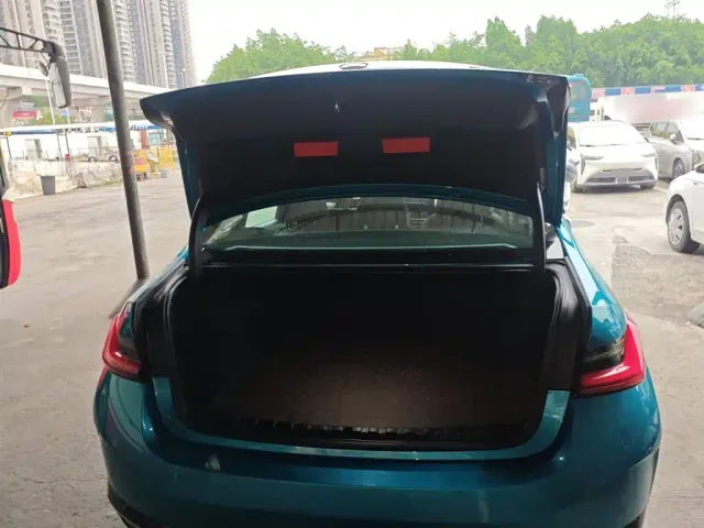 BMW i3 — Фото автомобиля 11
