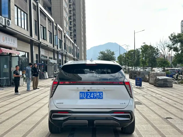 Geely Boyue L — Фото автомобиля 16