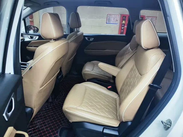 Wuling Jiachen — Фото автомобиля 12