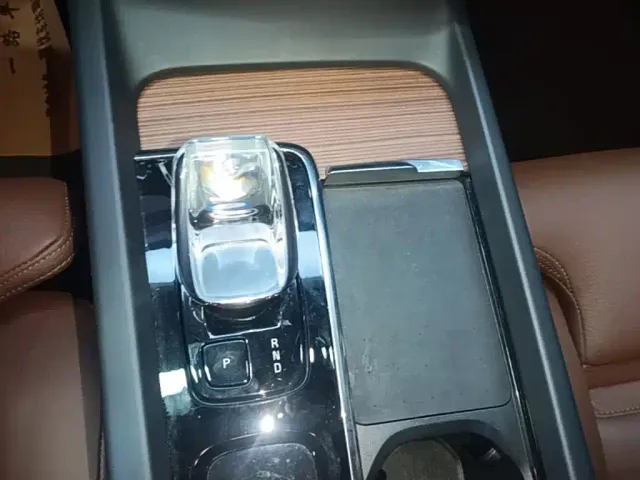 Volvo XC60 — Фото автомобиля 13