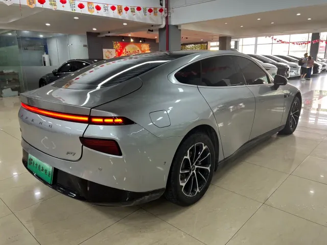 Xpeng P7 — Фото автомобиля 5