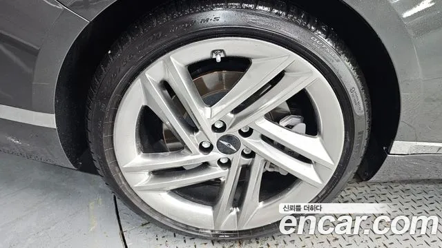 Genesis G80 Бензин 2.5 турбо AWD — Фото автомобиля 5