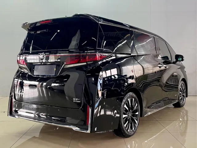 Toyota Vellfire — Фото автомобиля 4