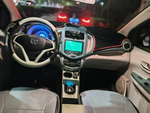 Changan Benben E-Star — Фото автомобиля 9