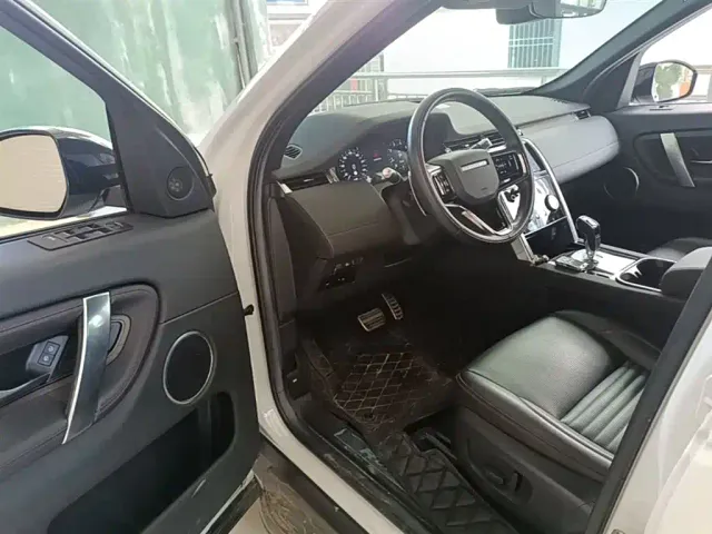 Land Rover Discovery Sport — Фото автомобиля 15