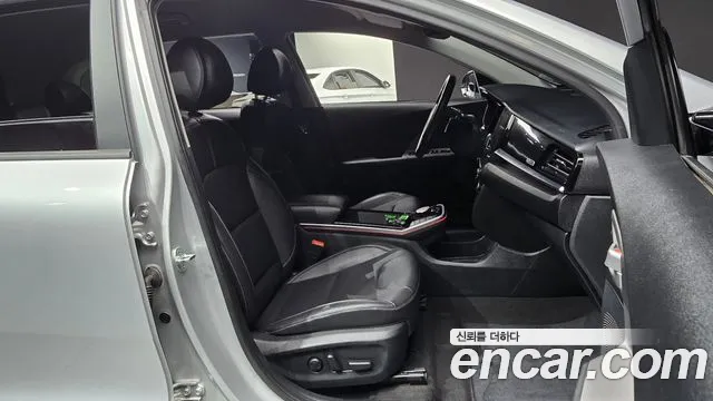 Kia Niro Niro Plus Air — Фото автомобиля 26