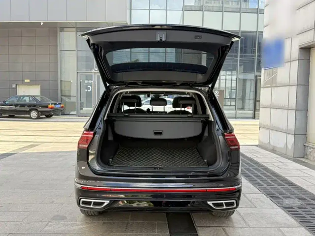 Volkswagen Tiguan L — Фото автомобиля 3