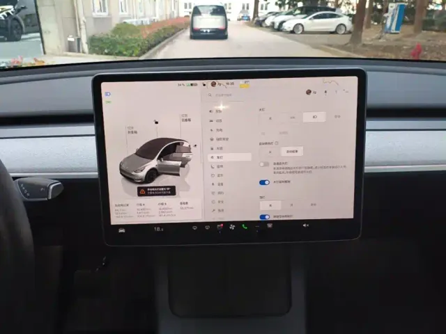 Tesla Model Y — Фото автомобиля 12
