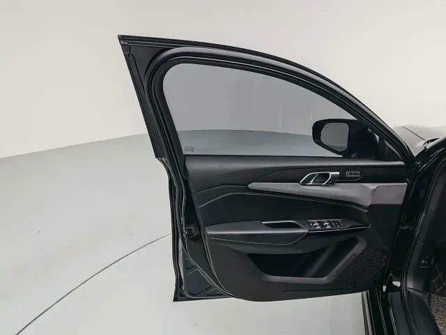 Lynk & Co 03 — Фото автомобиля 21