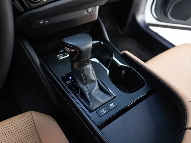 Lexus ES — Фото автомобиля 9