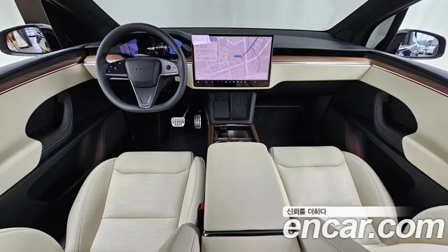 Tesla Model X — Фото автомобиля 10